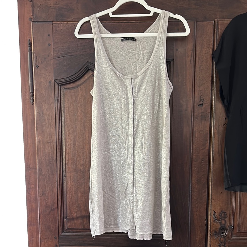 Women's Gray Sleeveless Top